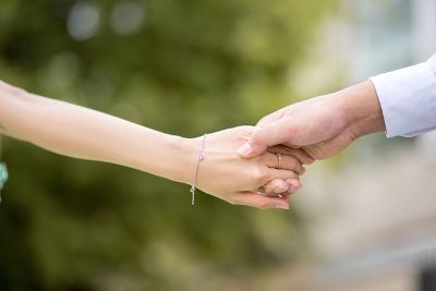 bračna partnerska terapija ruka pod ruku